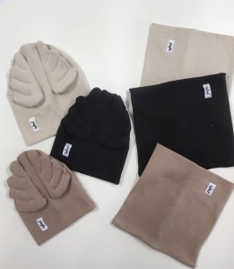 Czapka ze skrzydłami i komin - JASNY BEŻ