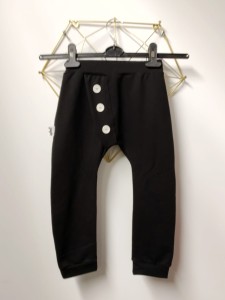 baggy z GUZIKAMI- czarne 