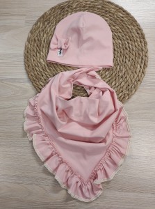 Czapka z kokardą i chusta z falbanką i koronka beżową
