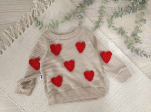 Sweterek beżowy LOVE 