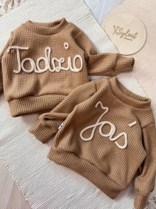 Sweterek KLASYCZNY personalizowany - karmel