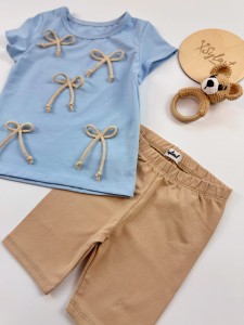 Bluzeczka kokardki baby blue i kolarki jasny beż